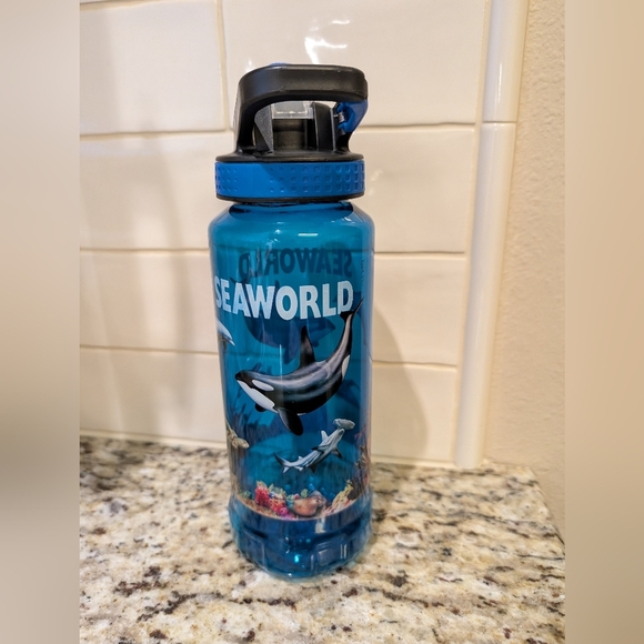 Sea World 2011 Cool Gear Water Bottle Busch Gardens Florida Blue BPA Free EUC - Picture 2 of 6